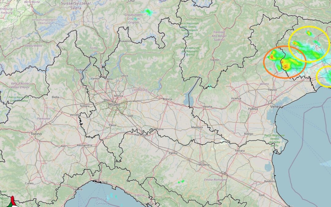 Situazione live: segnalato forte downburst e grandine al Nord-Est