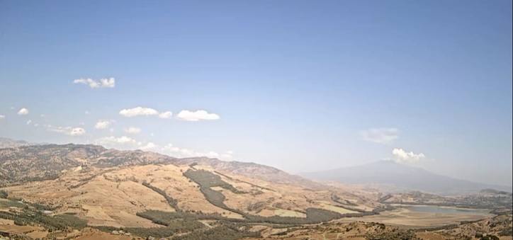 L’Etna in diretta con una nube alta più di 9 km